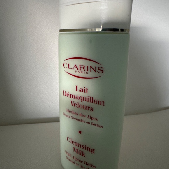 Clarins Cleansing Milk With Alpine Herbs - Picture 3 of 3